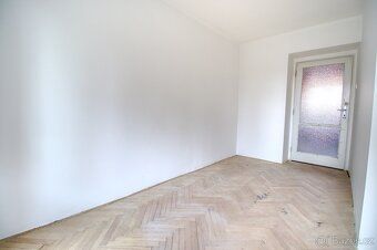 Nabízíme k dlouhodobému pronájmu světlý a nově upravený byt 