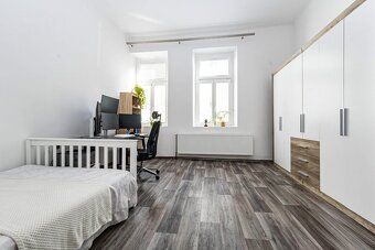 Luxusně vybavený byt 5+1, 137 m2 se zahrádkou v žádané lokal