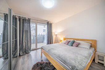 Hledáte moderní bydlení, které kombinuje komfort novostavby 
