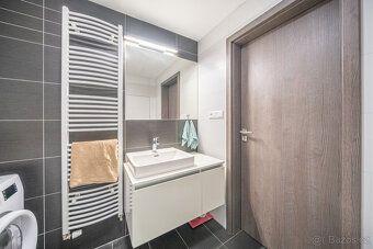 Hledáte moderní bydlení, které kombinuje komfort novostavby 