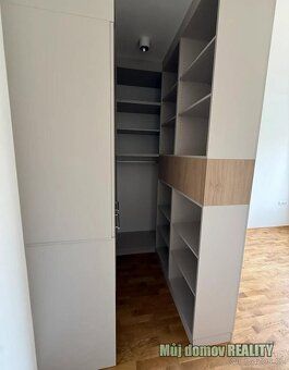 # Pronájem elegantního bytu 2+kk s terasou, 55 m and sup2; P