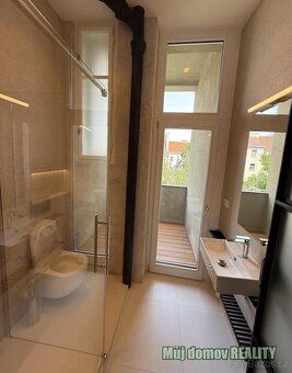 # Pronájem elegantního bytu 2+kk s terasou, 55 m and sup2; P