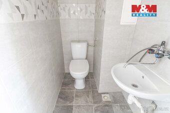 Nabízíme podnájem družstevního bytu 1+kk s balkónem v Karvin
