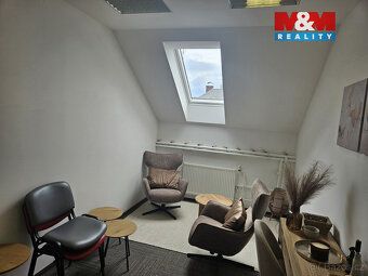 Do podnájmu nabízíme prostor o výměře 20 m2 ve 3. patře admi