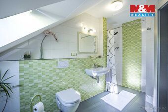 Nabízíme k prodeji luxusní rodinný dům 4+kk o užitné ploše 1