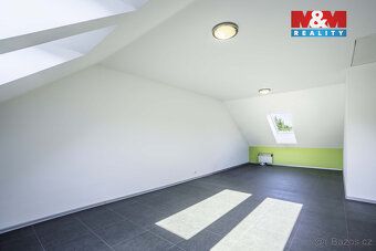 Nabízíme k prodeji luxusní rodinný dům 4+kk o užitné ploše 1