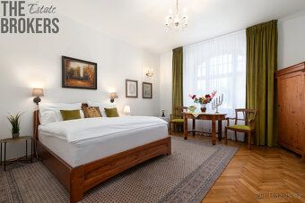 Nabízíme k prodeji výjimečný historický objekt Parkhotel Vrb