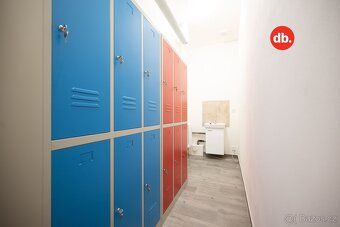 Ev.č. 01200 Nabízímek k pronájmu prostor k podnikání označen