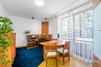 Moderní rodinná rezidence 7+kk: Technologie, prostor a strat