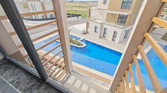 O nemovitosti
Nadstandardně velký dvoupokojový apartmán s vy