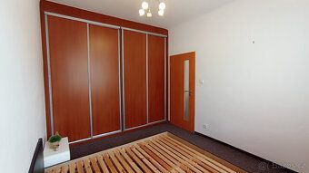 K dlouhodobému podnájmu nabízíme moderně zařízený byt 2+1 v 