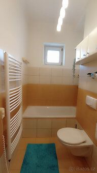 K dlouhodobému podnájmu nabízíme moderně zařízený byt 2+1 v 