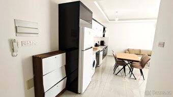 O nemovitosti
Plně zařízený dvoupokojový apartmán ve 4. patř