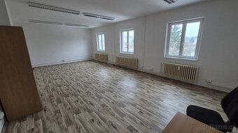 Nabízím k dlouhodobému pronájmu nebytové prostory, vhodné pr