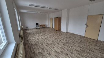 Nabízím k dlouhodobému pronájmu nebytové prostory, vhodné pr