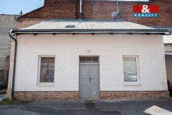 Nabízíme k pronájmu komerční prostor o výměře 82 m² v centru
