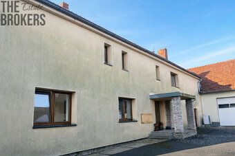 Nabízíme k pronájmu světlý byt o dispozici 2+kk a celkové pl
