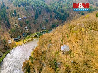 Nabízíme útulnou rekreační chatu v oblíbené lokalitě Luka po