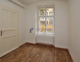 Nabízíme k pronájmu zrekonstruovaný prostor 86 m2 s vlastním