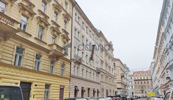Nabízíme k pronájmu zrekonstruovaný prostor 86 m2 s vlastním