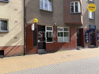 Obchodní prostor k pronájmu na náměstí
Nabízíme k pronájmu a