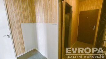 Exkluzivně nabízíme nevybavený byt 3+1 v osmém patře panelov