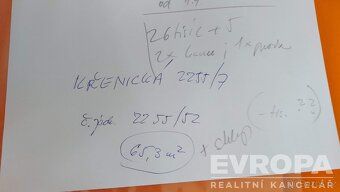 Exkluzivně nabízíme nevybavený byt 3+1 v osmém patře panelov