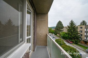 Nabízíme k pronájmu světlý a prakticky řešený byt o dispozic