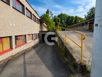 Hledáte bezpečné parkování nebo praktickou hobby dílnu v kli