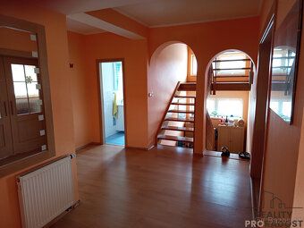 Prodej prostorného rodinného domu dispozice 5+1 s podlahovou