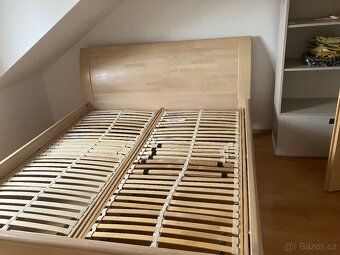 Byt je částečně zařízený,pracka, myčka, manželská postel bez