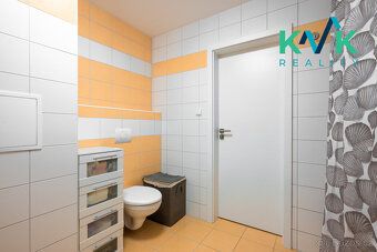 Nabízíme k prodeji světlý a velmi dobře udržovaný byt o disp