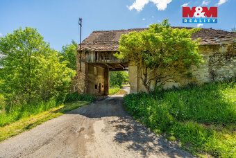 Jedinečný soubor nemovitostí o celkové výměře 88,5 ha v KÚ J