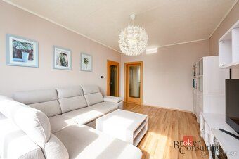 PRODEJ: Světlý byt 3+1 po kompletní rekonstrukci (72 m²) – u