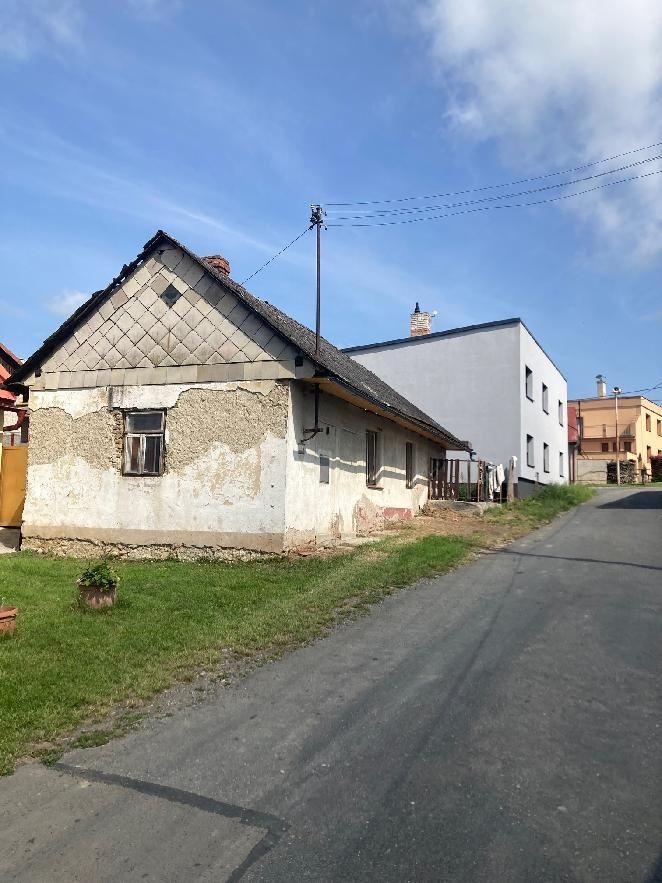 PRODÁM RD,PO ČÁSTEČNÉ REKONSTRUKCI,2+1,WC KOUPELKA,DŮM JE PŘ