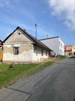 PRODÁM RD,PO ČÁSTEČNÉ REKONSTRUKCI,2+1,WC KOUPELKA,DŮM JE PŘ