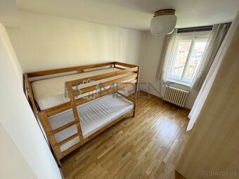 Nabízíme k pronájmu výjimečný mezonetový byt o dispozici 3+k
