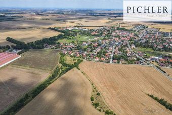 Nabízíme ke koupi pozemek o celkové výměře 15 825 m2 v katas