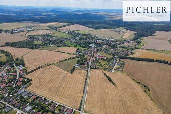 Nabízíme ke koupi pozemek o celkové výměře 10 799 m2 v katas