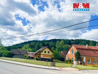 Nabízíme k prodeji pozemek k bydlení o výměře 1 315 m² v cen