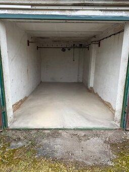 Nabízím k prodeji řadovou garáž o výměře 21 m² v klidné loka
