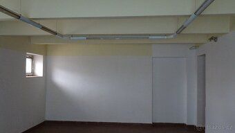 Nabízím k pronajmu klimatizované komerční prostory o ploše c