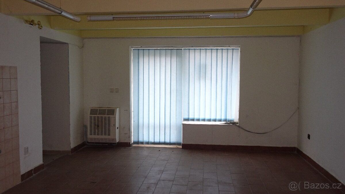 Nabízím k pronajmu klimatizované komerční prostory o ploše c