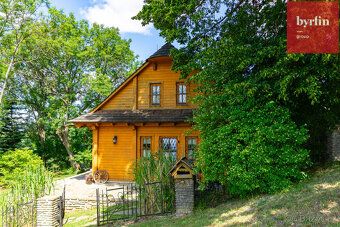 Nabízíme rodinný dům, umístěný na rozsáhlém pozemku o rozloz