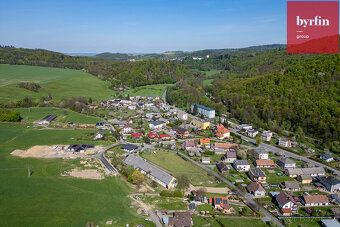 Ve výhradním zastoupení Vám nabízím parcelu č.p. 120 v obci 