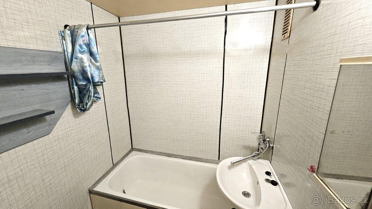 Nabízíme k pronájmu byt o dispozici 1+1 a výměře 35 m2 na ad