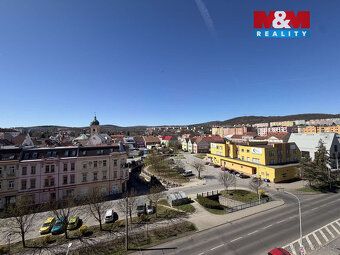 Nabízíme družstevní byt v šestém patře panelového domu. Byt 