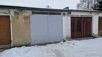 Pronajmu prázdnou suchou řadovou garáž 22m² s plechovými vra