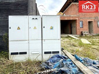 Ev.č. 02132 Nabízíme k prodeji rozestavěný rodinný dům 5+kk 