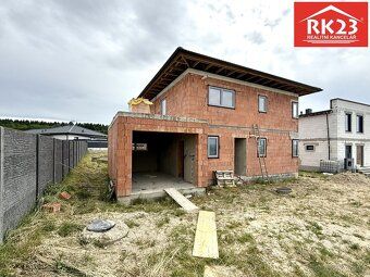 Ev.č. 02132 Nabízíme k prodeji rozestavěný rodinný dům 5+kk 